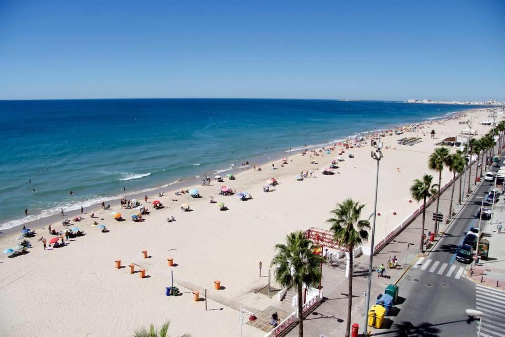 Piso Amplio Frente Al Mar En Pleno Paseo Maritimo. Apartment Кадис Екстериор снимка